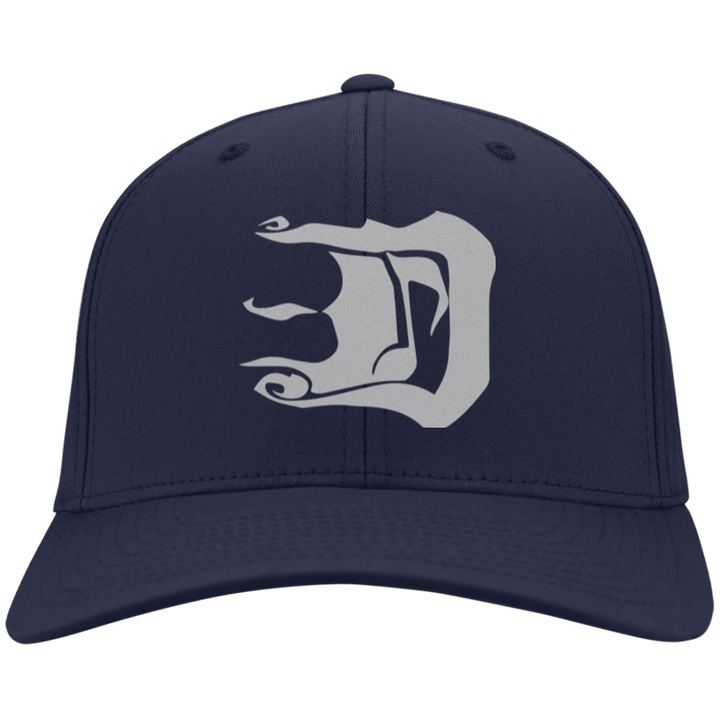 Note D Silver Logo Cap