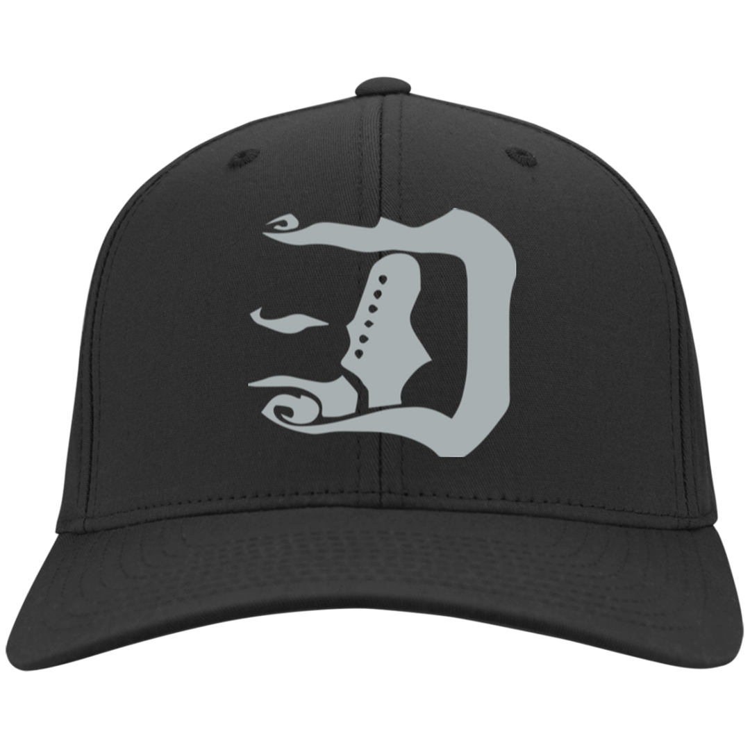 Guitar Top D Silver Logo Cap